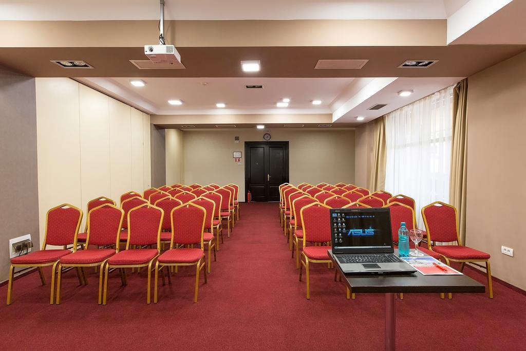 Ramada Iasi City Center Exterior foto