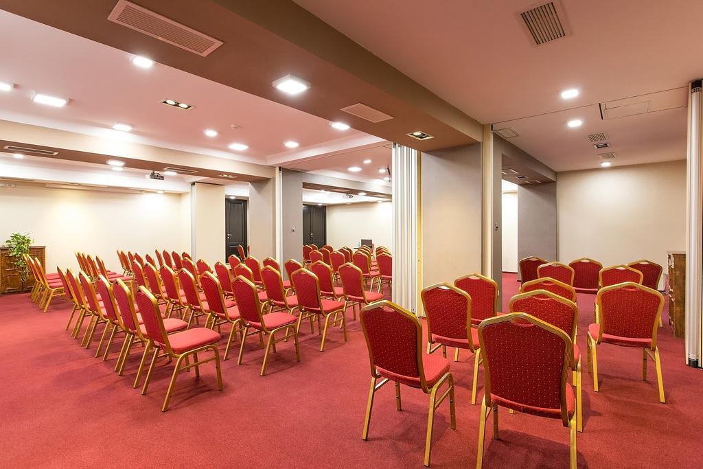 Ramada Iasi City Center Exterior foto