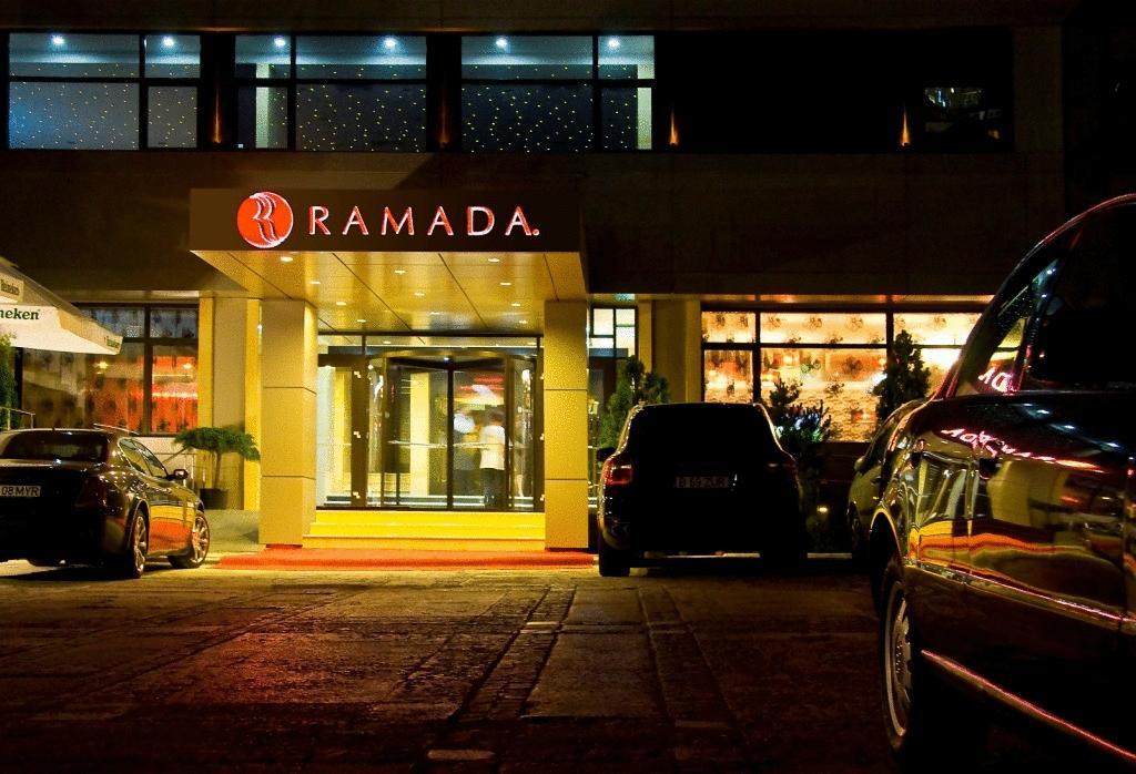 Ramada Iasi City Center Exterior foto